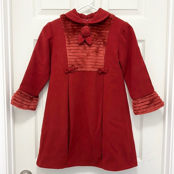 Uranus Other - Uranus Little Girls Red Pleated Dress Faux Fur Cuffs Zip Back Lined Warm Sz 10